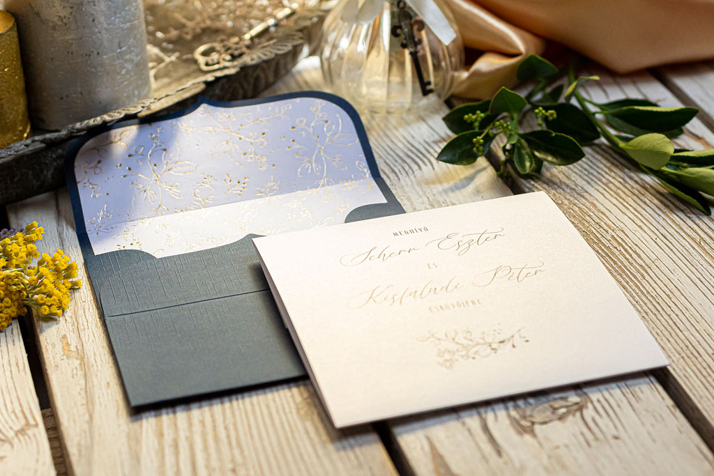 Textilfelületű prémium meghívó papír ha igazán látványos és rusztikus esküvői meghívót szeretnétek