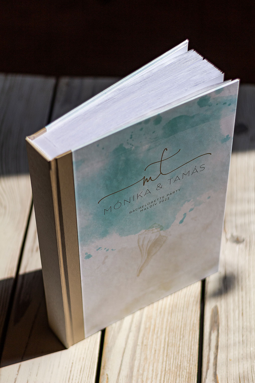 Fotóalbum esküvőre, álló fekvő, négyzetes, választható oldalszámmal, egyedi borítóval, instax és polaroid képekhez, minőségi kivitelezésben