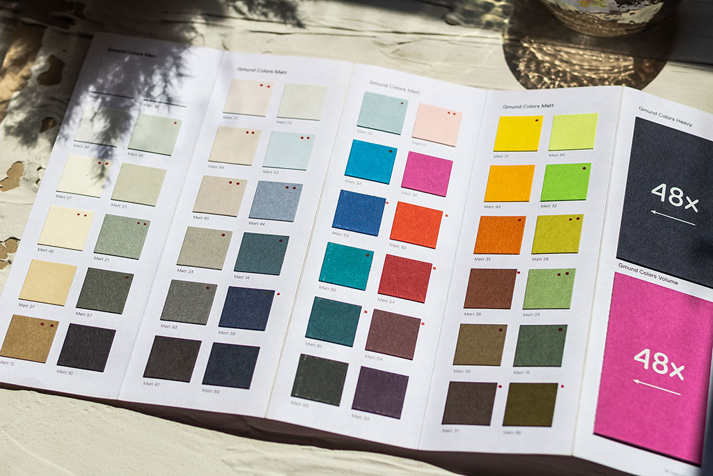 Gmund Colors Matt anyagában színezett papírcsalád gyári papírminta-könyv