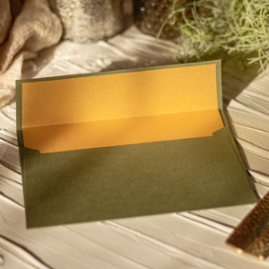 Zöld boríték supergold béléssel 150 gr prémium Wild + 120 gr aranyosan csillogó papír, kedvező áron raktárról, 190x135 mm, további választható bélésekkel