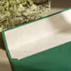 Fenyőzöld boríték kávépapír béléssel 220 gr kalapácsolt Prisma + 120 gr újrahasznosított papír, kedvező áron raktárról, 190x135 mm, választható bélésekkel
